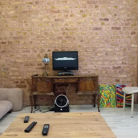 Apartament Sari Konak